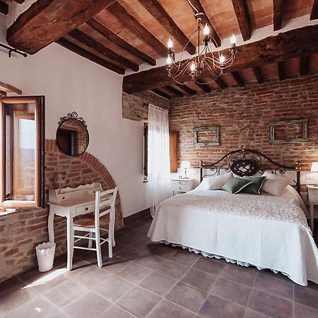 체르탈도 Antica Torre Del Borgo B&B 외부 사진