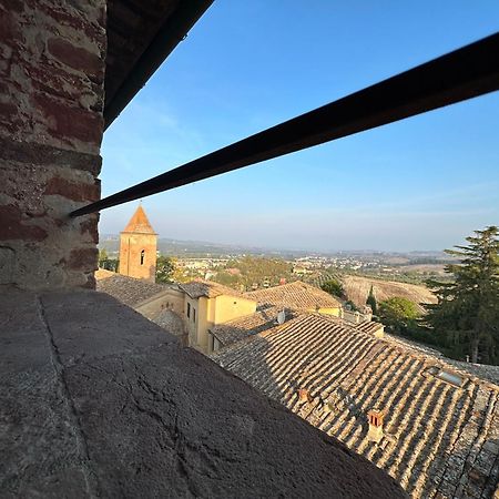 체르탈도 Antica Torre Del Borgo B&B 외부 사진