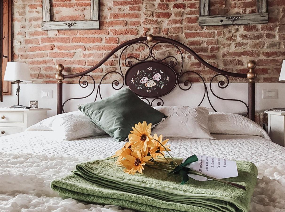 체르탈도 Antica Torre Del Borgo B&B 외부 사진