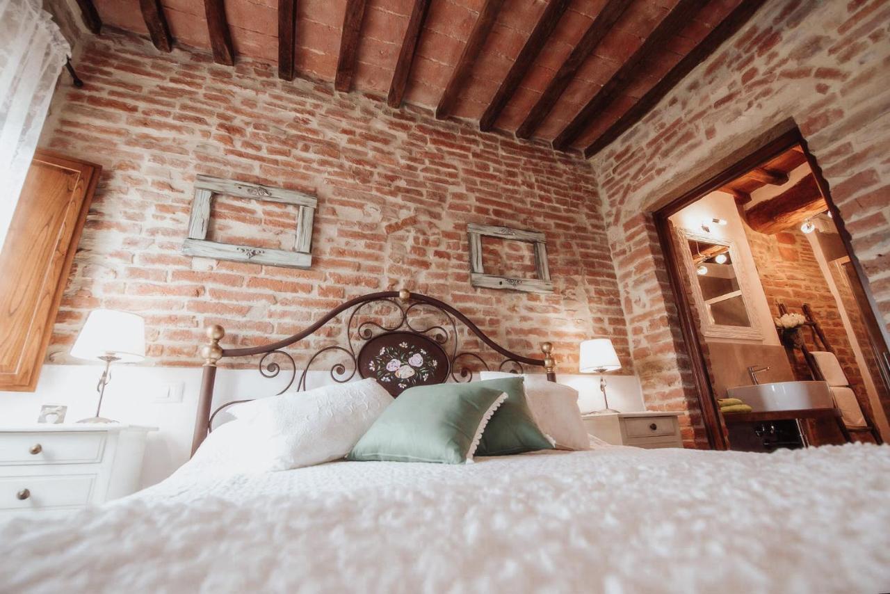 체르탈도 Antica Torre Del Borgo B&B 외부 사진