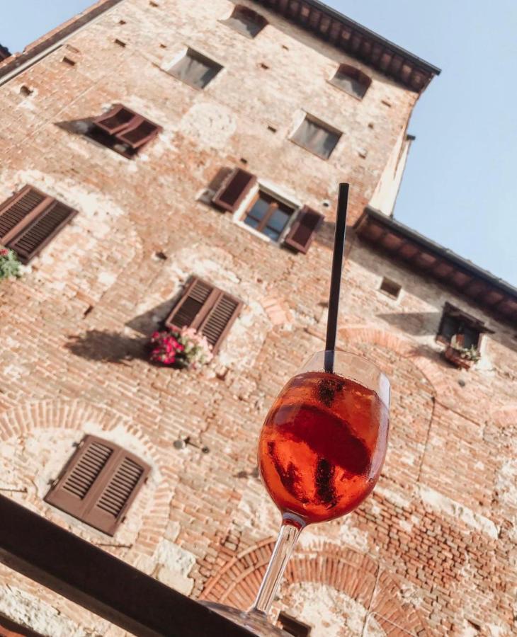 체르탈도 Antica Torre Del Borgo B&B 외부 사진