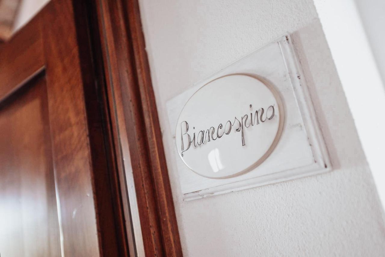 체르탈도 Antica Torre Del Borgo B&B 외부 사진