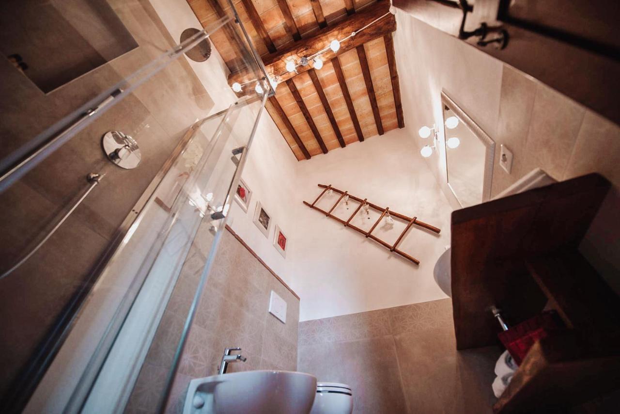 체르탈도 Antica Torre Del Borgo B&B 외부 사진