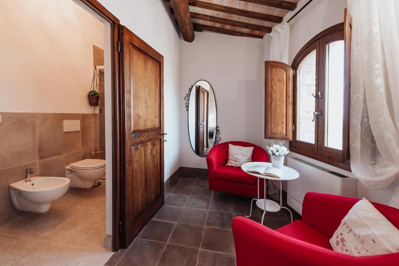 체르탈도 Antica Torre Del Borgo B&B 외부 사진