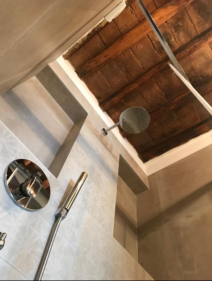 체르탈도 Antica Torre Del Borgo B&B 외부 사진