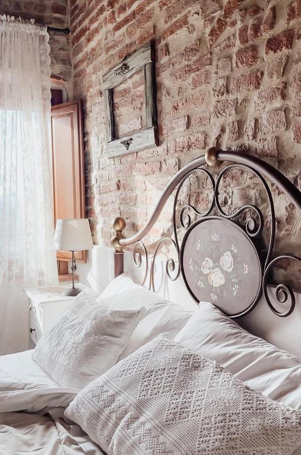 체르탈도 Antica Torre Del Borgo B&B 외부 사진