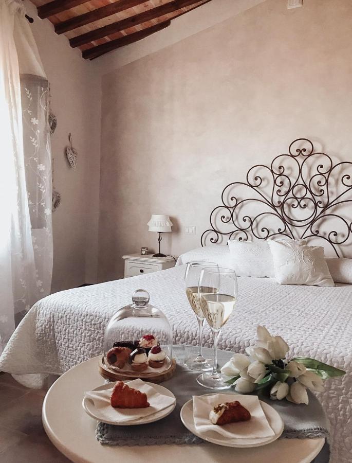 체르탈도 Antica Torre Del Borgo B&B 외부 사진
