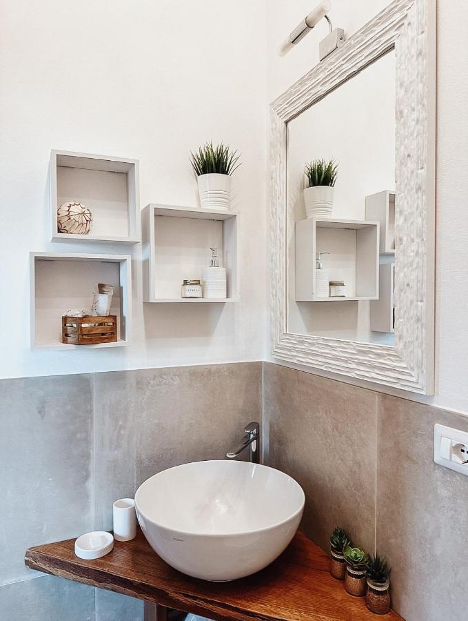 체르탈도 Antica Torre Del Borgo B&B 외부 사진
