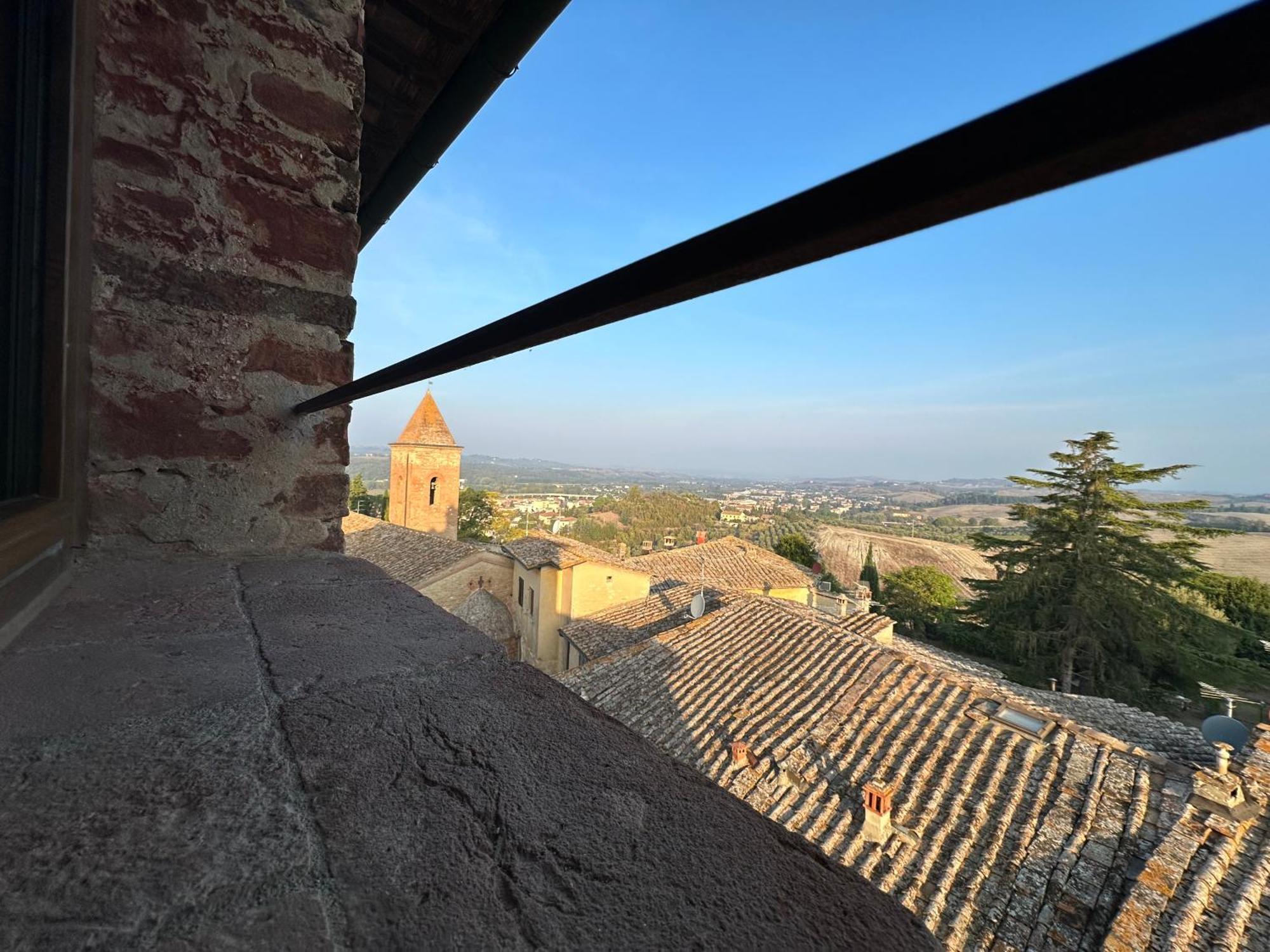 체르탈도 Antica Torre Del Borgo B&B 외부 사진