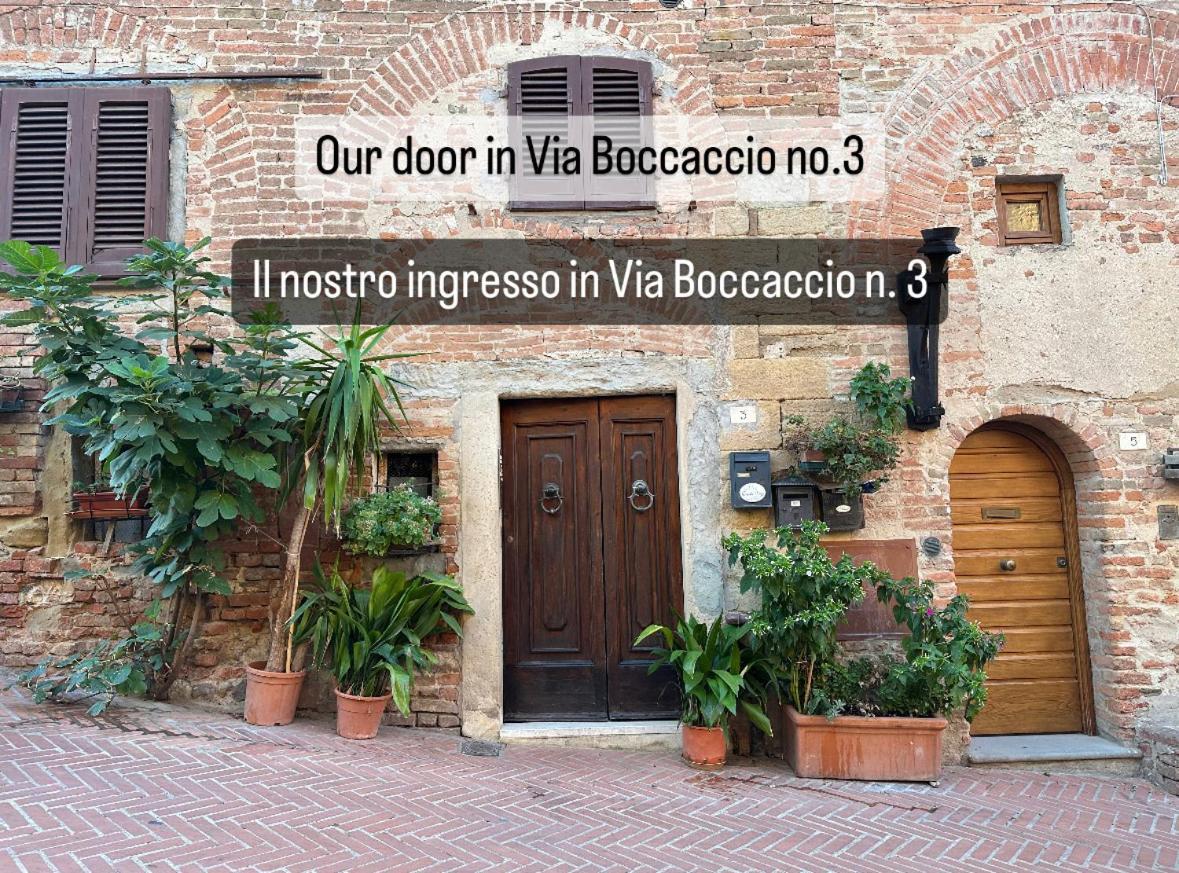 체르탈도 Antica Torre Del Borgo B&B 외부 사진