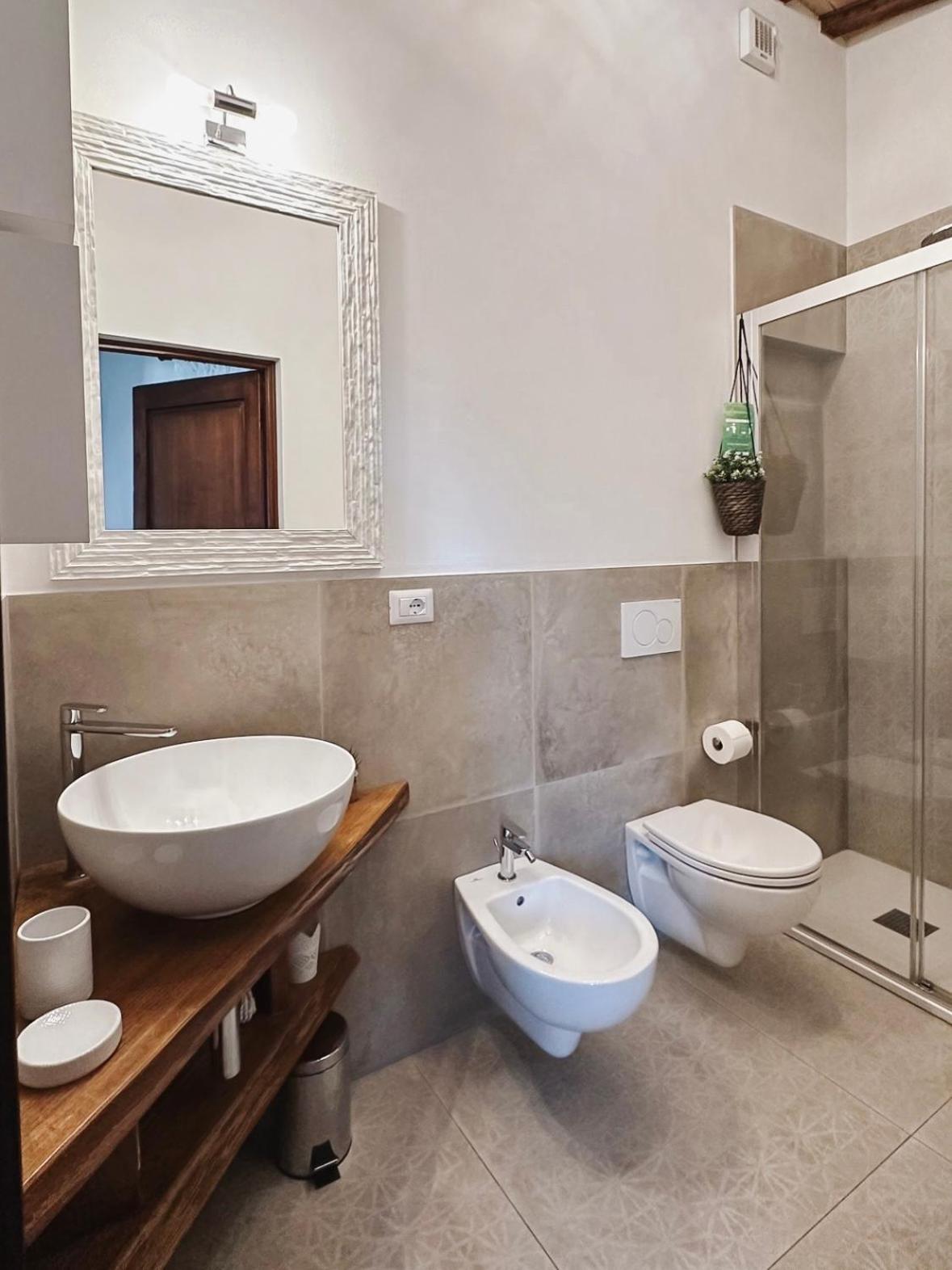 체르탈도 Antica Torre Del Borgo B&B 외부 사진